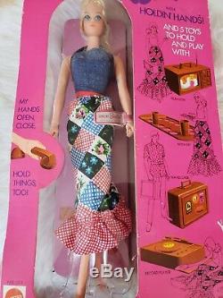 1971 BUSY BARBIE Doll withHOLDING HANDS Twist n' Turn #3311 Vintage Holds toys New