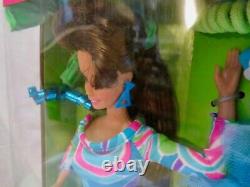 1991 Mattel, Totally Hair Barbie, Brunette, NIB