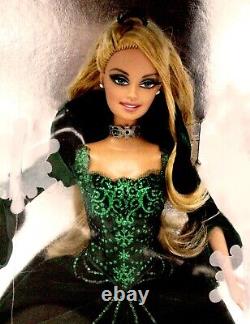 2004 Special Edition Holiday Barbie in mint condition, an elegant collectable