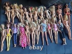 64 Vintage Modern Barbie Fashion Doll Lot #AC gray tote