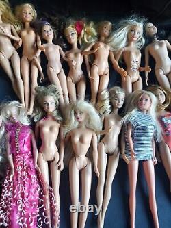 64 Vintage Modern Barbie Fashion Doll Lot #AC gray tote