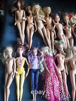 64 Vintage Modern Barbie Fashion Doll Lot #AC gray tote