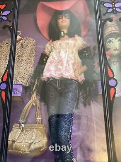 ANN aSURI Barbie Barbie collector gold 2005 limited edition