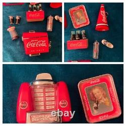 BARBIE Collector ED Coca-Cola Soda Fountain & 4 DOLLS ACCESSUSED 4 DISPLAY ONLY