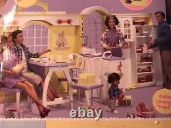 Barbie HAPPY FAMILY GRANDMA, GRANDPA & GRANDMAS KITCHEN 2003 #B9880 NRFB RARE