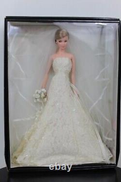 CAROLINA HERRERA BRIDE BARBIE Doll Blonde Gold Label Collector B9797 2005 MINT