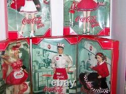 COCA COLA SODA FOUNTAIN BARBIE & KEN SODA JERK MAJORETTE SWEETHEART 5 Dolls Incl