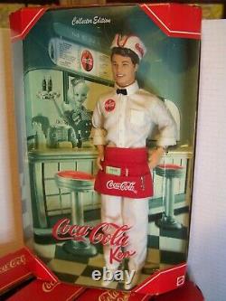 COCA COLA SODA FOUNTAIN BARBIE & KEN SODA JERK MAJORETTE SWEETHEART 5 Dolls Incl