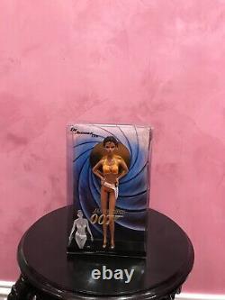 Die Another day Barbie-James Bond 007-MINT! -GREAT Gift! Barbie doll