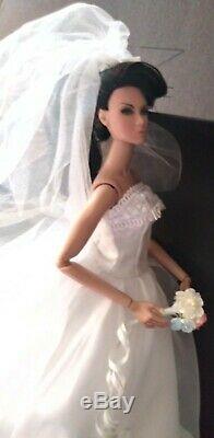 Fashion Royalty Lilith Integrity Toys & Barbie Collectibles Bride Set Stand New