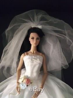 Fashion Royalty Lilith Integrity Toys & Barbie Collectibles Bride Set Stand New