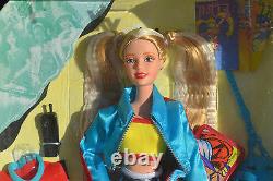 Generation Girl Mundo Joven Vicky Spanish Language Edition doll Barbie friend