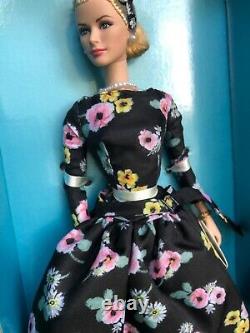 Grace Kelly THE ROMANCE Gold Label GENUINE SILKSTONE BARBIE Mattel MINT. NRFB