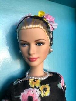 Grace Kelly THE ROMANCE Gold Label GENUINE SILKSTONE BARBIE Mattel MINT. NRFB