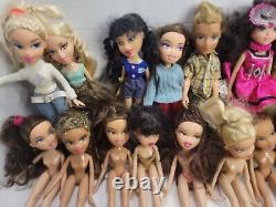 HUGE LOT OF 24 VINTAGE BRATZ GIRLS & BOYS DOLLS With CLOTHING, ACCESSORIES, SHOES