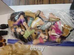 HUGE LOT OF 24 VINTAGE BRATZ GIRLS & BOYS DOLLS With CLOTHING, ACCESSORIES, SHOES