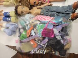 HUGE LOT OF 24 VINTAGE BRATZ GIRLS & BOYS DOLLS With CLOTHING, ACCESSORIES, SHOES