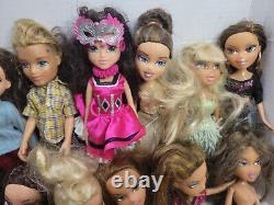 HUGE LOT OF 24 VINTAGE BRATZ GIRLS & BOYS DOLLS With CLOTHING, ACCESSORIES, SHOES