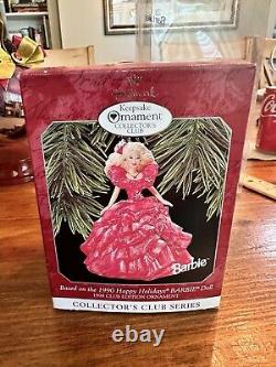 Happy Holidays 1990 Barbie Doll Special Edition (MINT) With Ornament