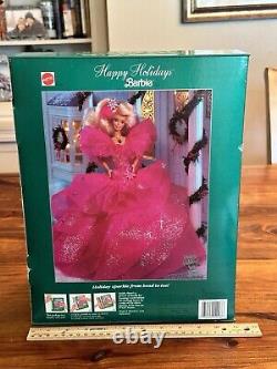 Happy Holidays 1990 Barbie Doll Special Edition (MINT) With Ornament