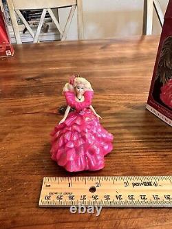 Happy Holidays 1990 Barbie Doll Special Edition (MINT) With Ornament