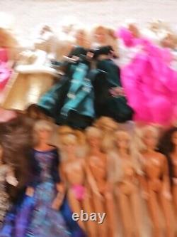 Large Lot Of 28 1960's Barbie Dolls 19 With Clothes 9 WithO