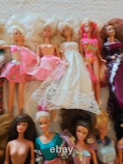 Large Lot Of 28 1960's Barbie Dolls 19 With Clothes 9 WithO