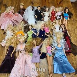 Lot of 20 Barbie Dolls Elivis, Rose, Titanic, Priscilla others