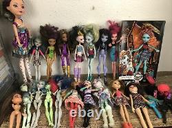 Lot of Mattel Monster High, Happily Ever After & Bratz Dolls Accessories