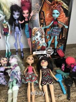 Lot of Mattel Monster High, Happily Ever After & Bratz Dolls Accessories