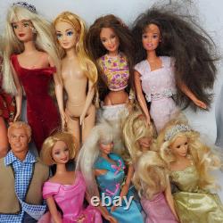 Mixed LOT of 23 BARBIE DOLLS