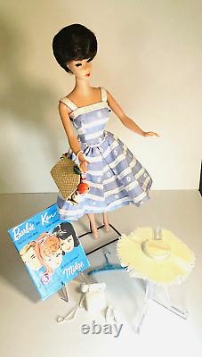 RARE! VINTAGE BRUNETTE 1961 BUBBLECUT BARBIE Doll with Mint Suburban Shopper Outfit