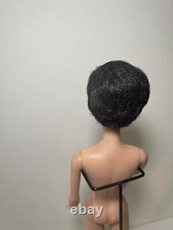 RARE! VINTAGE BRUNETTE 1961 BUBBLECUT BARBIE Doll with Mint Suburban Shopper Outfit