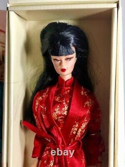 SILKSTONE BARBIE 2004 CHINOISERIE RED MOON Lingerie Gold Label PREOWNED MINT