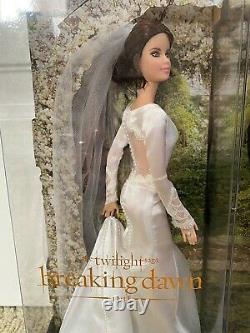 Twilight Breaking Dawn Part 1 Barbie Bella Edward Collector's Wedding Flower Set