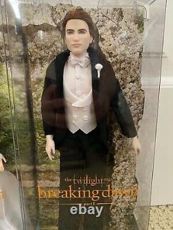 Twilight Breaking Dawn Part 1 Barbie Bella Edward Collector's Wedding Flower Set