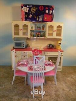 Tyco Kitchen Littles Deluxe Kitchen Center & Accessories