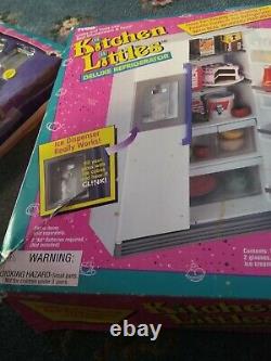 Tyco Kitchen Littles Deluxe Refrigerator And Extra Accessories Barbie