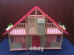 VINTAGE 1985 AUTHENTIC BARBIE DREAM HOUSE PINK WHITE Some Furniture COLLECTIBLE