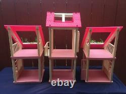 VINTAGE 1985 AUTHENTIC BARBIE DREAM HOUSE PINK WHITE Some Furniture COLLECTIBLE