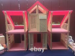 VINTAGE 1985 AUTHENTIC BARBIE DREAM HOUSE PINK WHITE Some Furniture COLLECTIBLE