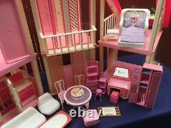 VINTAGE 1985 AUTHENTIC BARBIE DREAM HOUSE PINK WHITE Some Furniture COLLECTIBLE