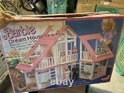 VINTAGE BARBIE DREAMHOUSE 1978 MATTEL FURNISHED! Mint IN BOX