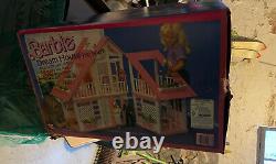 VINTAGE BARBIE DREAMHOUSE 1978 MATTEL FURNISHED! Mint IN BOX