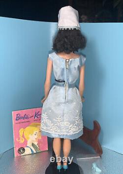 VINTAGE BARBIE RECEPTION LINE OUTFIT # 1654 MINT And Complete (No Doll) RARE/HTF