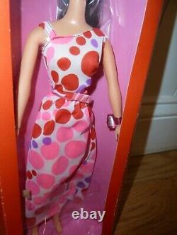 Vintage 1970 Dramatic Living Barbie #1116 MINT Brunette NIB NRFB