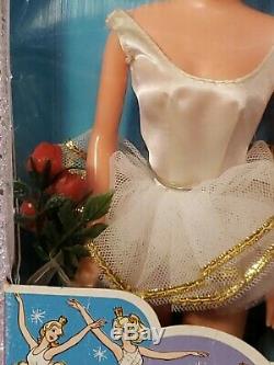 Vintage 1976 On Tour Ballerina Barbie Doll Mattel 9613 Mint Nrfb