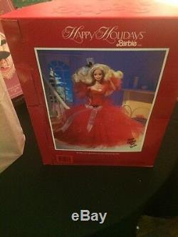 Vintage 1988 HAPPY HOLIDAYS CHRISTMAS BARBIE MINT IN BOX 1ST IN SERIES