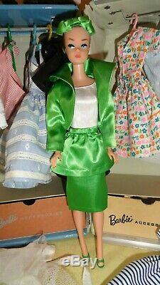 Vintage Barbie 1962 Case Dolls Clothes Shoes Acces. Clean Original Lot Wow