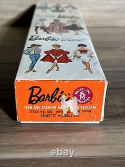Vintage Barbie Mattel 1962 Mint WithBox With catalogue. Brunette BUBBLE Cut 850